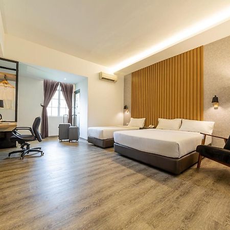 Thy Executive Hotel Johor Bahru Exteriör bild