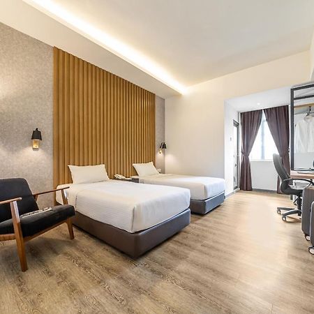 Thy Executive Hotel Johor Bahru Exteriör bild