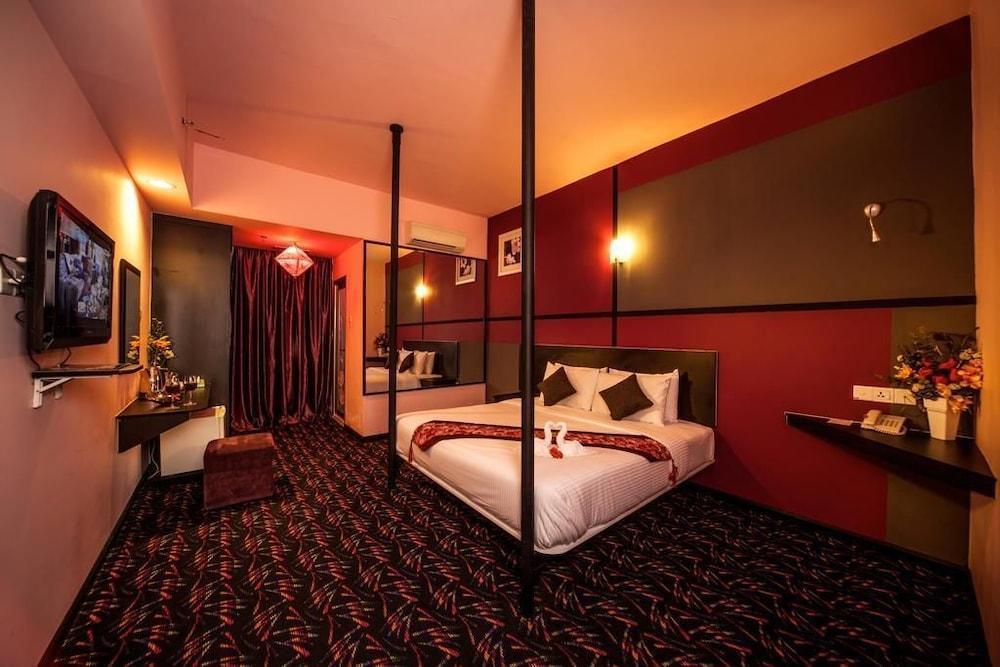 Thy Executive Hotel Johor Bahru Exteriör bild