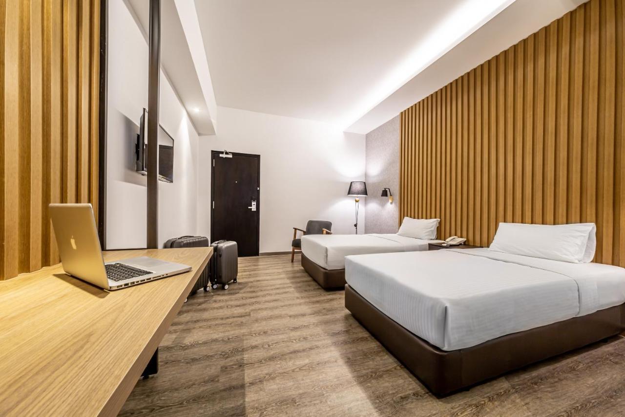 Thy Executive Hotel Johor Bahru Exteriör bild