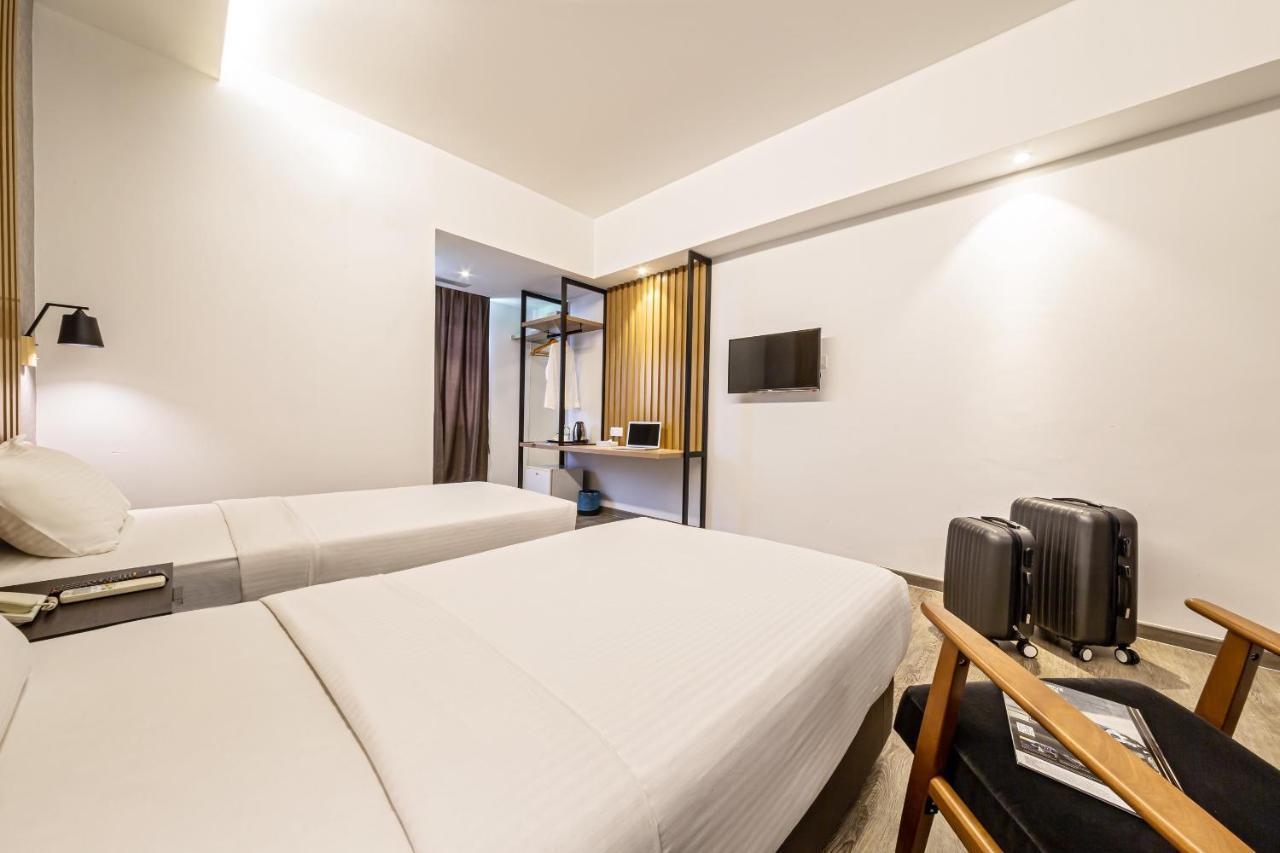 Thy Executive Hotel Johor Bahru Exteriör bild