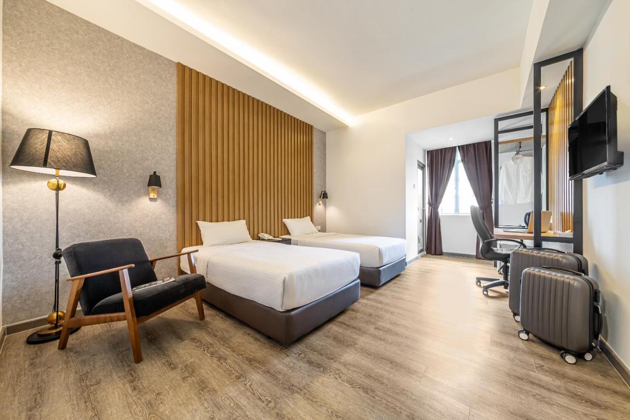 Thy Executive Hotel Johor Bahru Exteriör bild