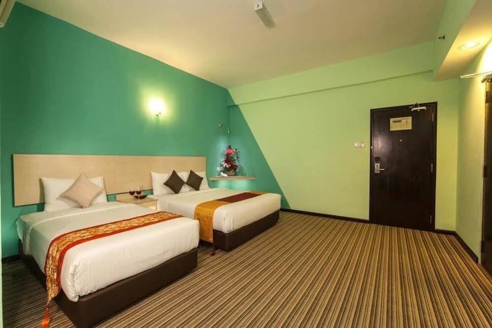 Thy Executive Hotel Johor Bahru Exteriör bild
