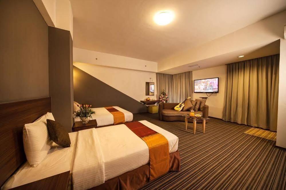 Thy Executive Hotel Johor Bahru Exteriör bild