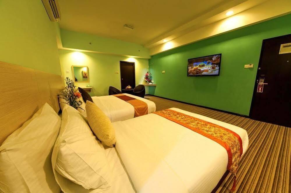 Thy Executive Hotel Johor Bahru Exteriör bild
